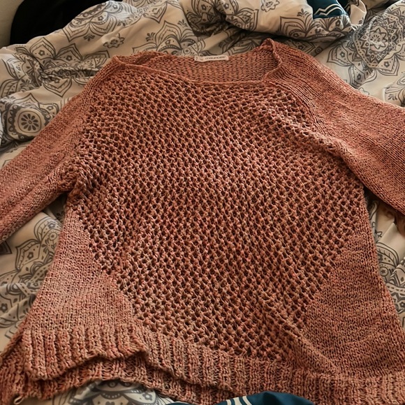 Sweaters - Long sleeve, pink, cool front hole design